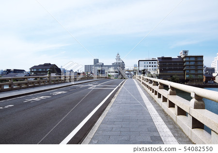Matsue Ohashi和Ohashi河沿岸的城市景觀...島根縣松江市天氣:晴朗 Matsue Ohashi和Ohashi河沿岸的城市景觀...島根縣松江市天氣:晴朗 54082550