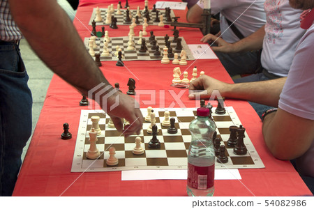 Simultaneous chess competition organized on the 54082986