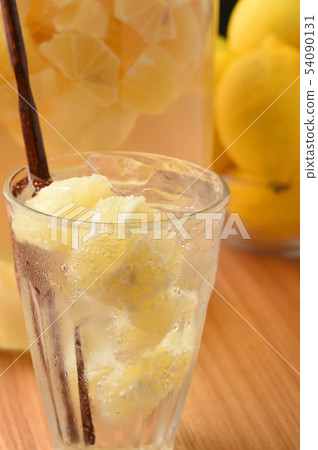 Raw lemon sour lemon water Raw lemon sour lemon water 54090131