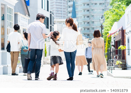 Young family 54091879