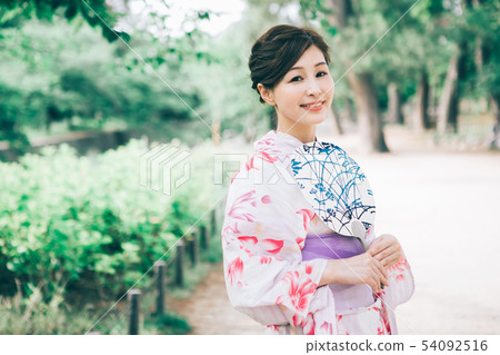 浴衣的女人 54092516