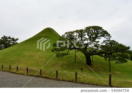 Suizenji Park in the rain Suizenji Park in the rain 54094759