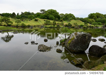 Suizenji Park in the rain 54094788