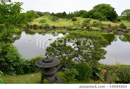 Suizenji Park in the rain 54094804