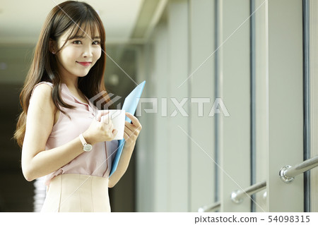 Company, office, office, building, corridor, office worker, business woman Company, office, office, building, corridor, office worker, business woman 54098315