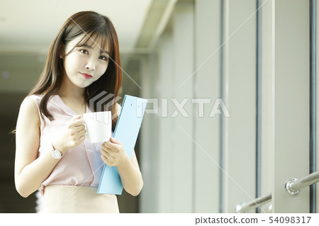 Company, office, office, building, corridor, office worker, business woman Company, office, office, building, corridor, office worker, business woman 54098317