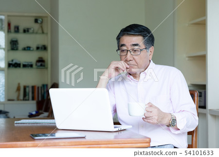 Senior IT utilization image 54101633