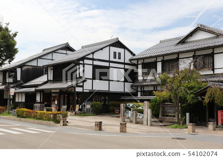 夢京橋城堡大道是位於滋賀縣彥根市本町的商業設施。 夢京橋城堡大道是位於滋賀縣彥根市本町的商業設施。 54102074