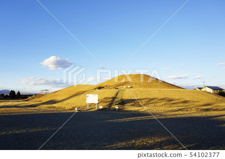 觀音山古墓_太陽和天空 觀音山古墓_太陽和天空 54102377