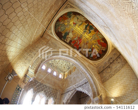 Alhambra Palace 54111612