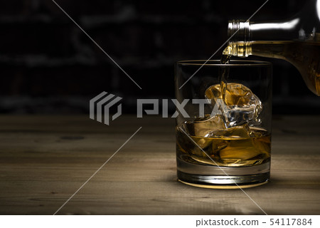 whisky whisky 54117884