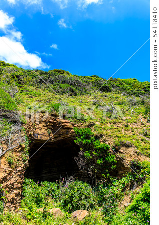 Ashinoshima (Oniko's fort: Air shelter) [Sanuki City, Nagasaki Prefecture] 54118410