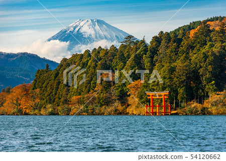 autumn scene of mountain Fuji, Lake Ashinoko 54120662