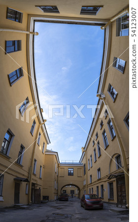 houses in the city of St. Petersburg 54123007