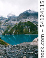 View of Oeschinen Lake in the Swiss alps with beautiful turquoise water. 54124115