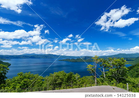 [青森縣十和田湖]十和田湖的春天：十和田湖的全景 54125038