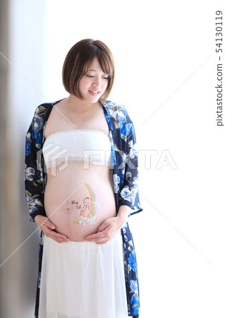 Maternity photo Maternity photo 54130119