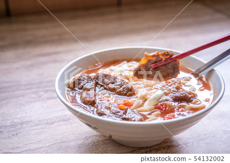 牛肉牛肉麵台灣菜拉涼板茄子台灣牛肉麵九宮 54132002