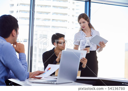 全球商業談話外商投資風險IT 54136780