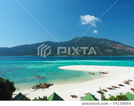 Thai · Koh Lipe Sunset Beach / Sunset Beach, Koh Lipe, Thailand 54139069