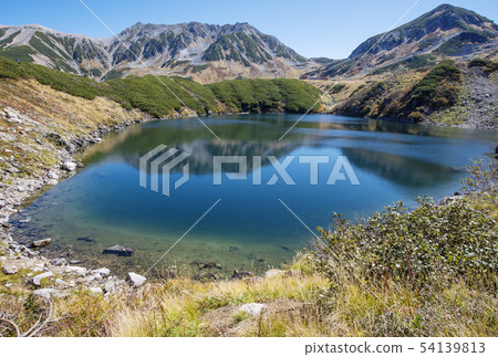 立山山脈和Mikuriga池塘Murotodaira富山縣富山旅遊景點 立山山脈和Mikuriga池塘Murotodaira富山縣富山旅遊景點 54139813