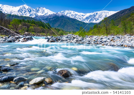 《Nagano Prefecture》 Hakuba Village/Clear stream in the Northern Alps 54141103