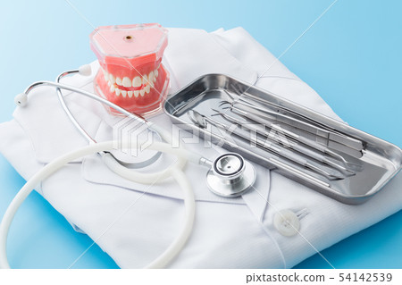 Dentist image 54142539