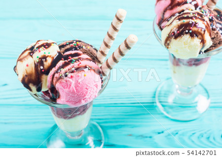 Ice creeam in sundae Ice creeam in sundae 54142701