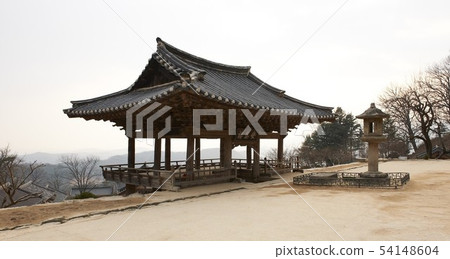 Boseoksa Bokseokjeon front stone lantern (National Treasure No. 17), Buseoksa, Yeongju, Gyeongbuk Boseoksa Bokseokjeon front stone lantern (National Treasure No. 17), Buseoksa, Yeongju, Gyeongbuk 54148604