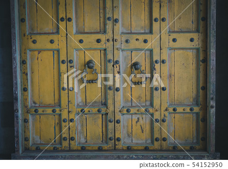 old vintage wooden door & retro metal handle knocker doorkhob old vintage wooden door & retro metal handle knocker doorkhob 54152950