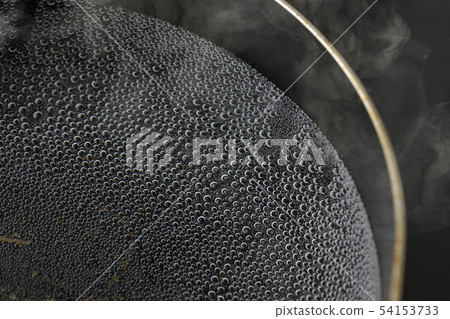 Boil the water (steaming) Boil the water (steaming) 54153733