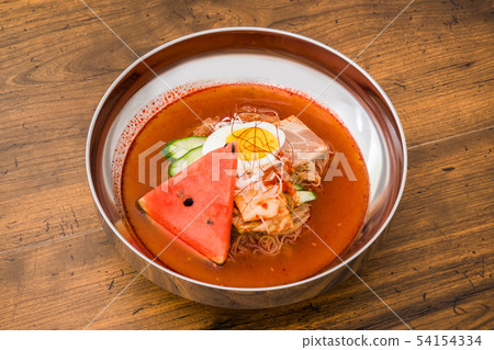 Chilled noodle Korean noodle dishes (naengmyeon) Chilled noodle Korean noodle dishes (naengmyeon) 54154334