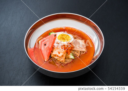 冷面韓國麵條(naengmyeon) 冷面韓國麵條(naengmyeon) 54154339