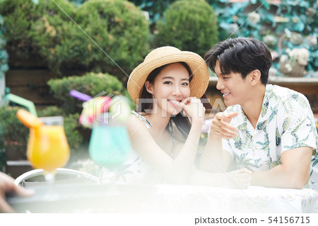Couple travel restaurant 54156715