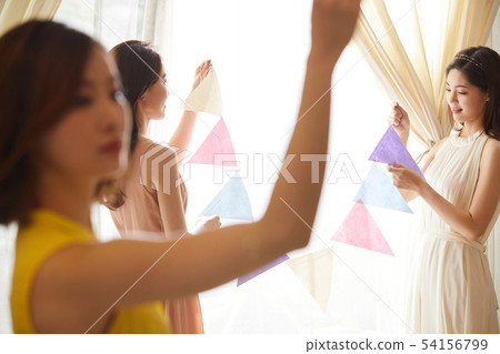 女人聚會準備 54156799