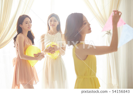 Woman party preparation Woman party preparation 54156843