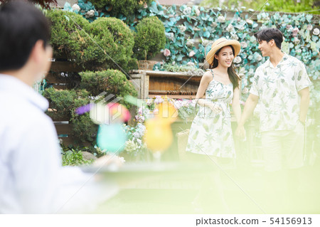 Couple travel restaurant Couple travel restaurant 54156913