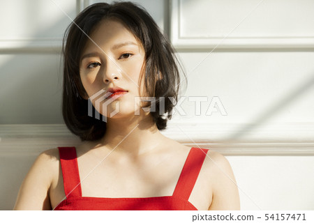 女人的美麗日落 54157471