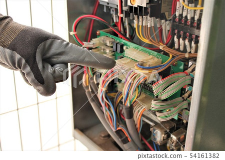 Machine maintenance 54161382