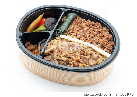 Beef box lunch 54162976