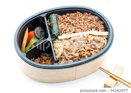 Beef box lunch 54162977