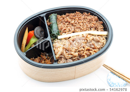 Beef box lunch 54162978