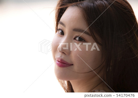 Beautiful woman 54170476