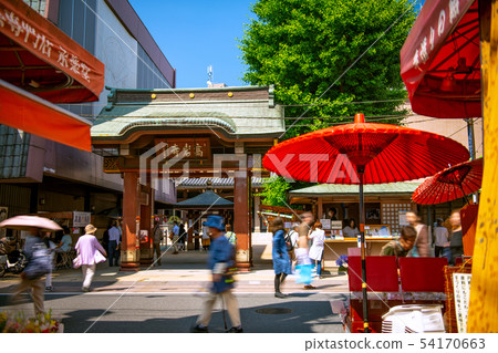 日本東京都市風景在Sugamo Jizodori購物區(Togenuki Jizoen)的高和寺 日本東京都市風景在Sugamo Jizodori購物區(Togenuki Jizoen)的高和寺 54170663