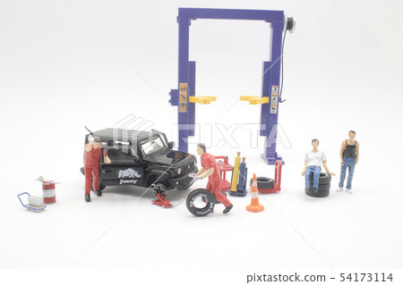 an Automobile Workshop Set. Car Mechanic Work. 54173114
