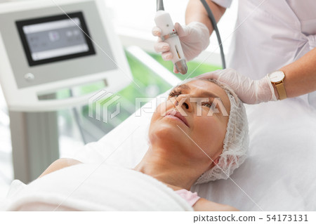 Close up of a nice mature womans face 54173131