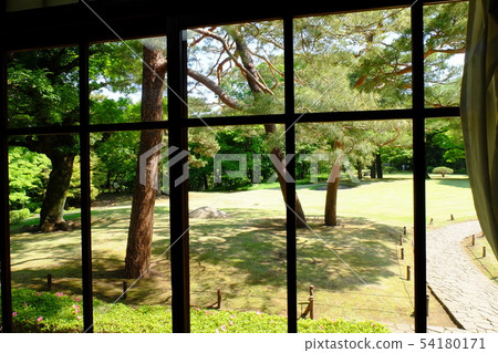 The garden of the Tenga Tani Garden seen from the Iwasaki house The garden of the Tenga Tani Garden seen from the Iwasaki house 54180171