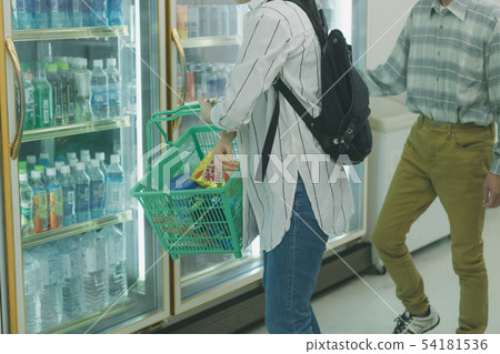 Convenience Store, couple, visitor 54181536