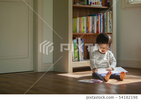 孩子們讀一本書 54182198