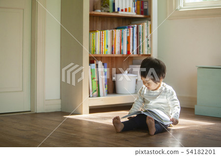 孩子們讀一本書 孩子們讀一本書 54182201